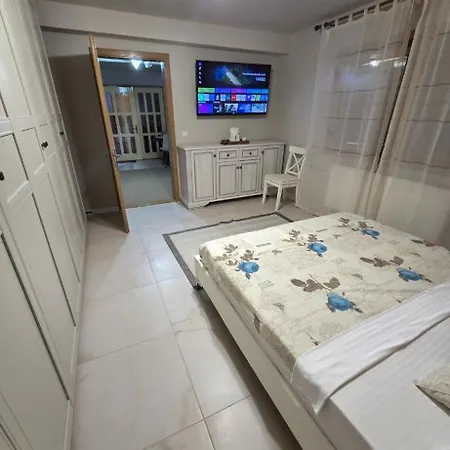 Casa Coralia 게스트하우스 Năvodari